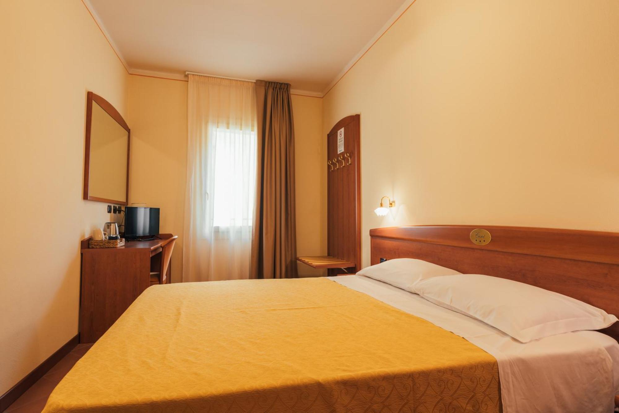 Albergo Cane Dozza Exterior foto